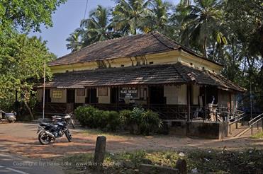 01 Holiday_Inn_to_Magao_by_cab,_Goa_DSC6097_b_H600